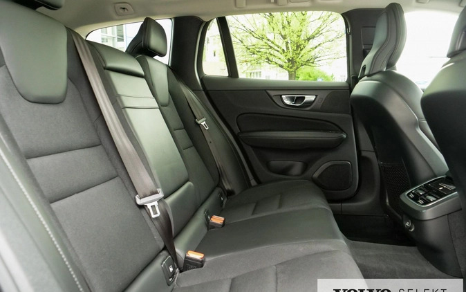Volvo V60 cena 114900 przebieg: 121660, rok produkcji 2019 z Pilawa małe 596